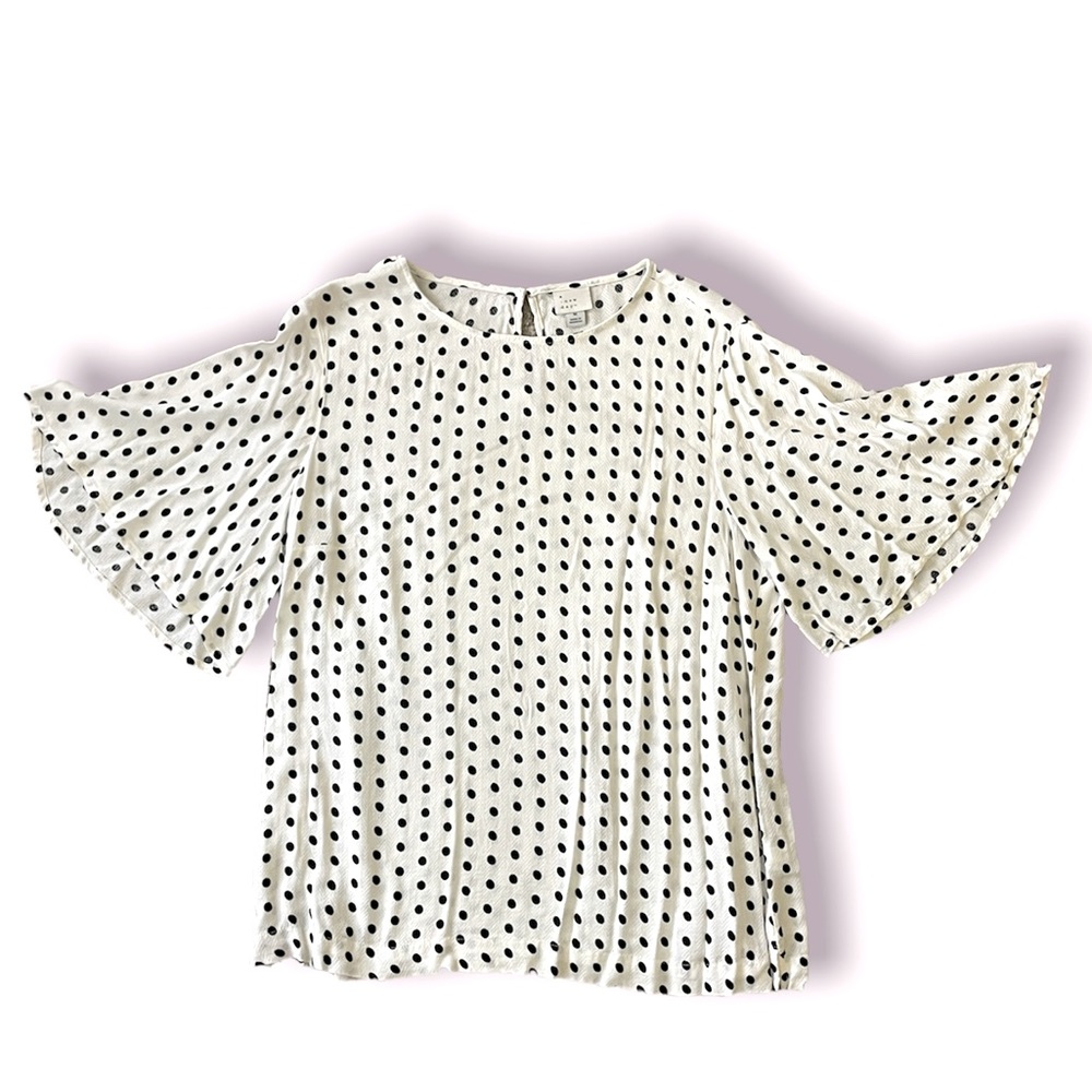 Ruffle sleeve polka dot top